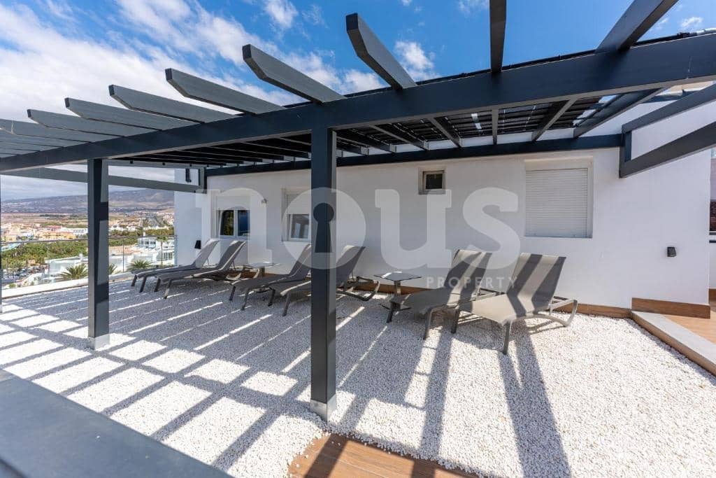 7 soverom Villa til salgs i Costa Adeje med svømmebasseng - € 1 995 000 (Ref: 9271424)