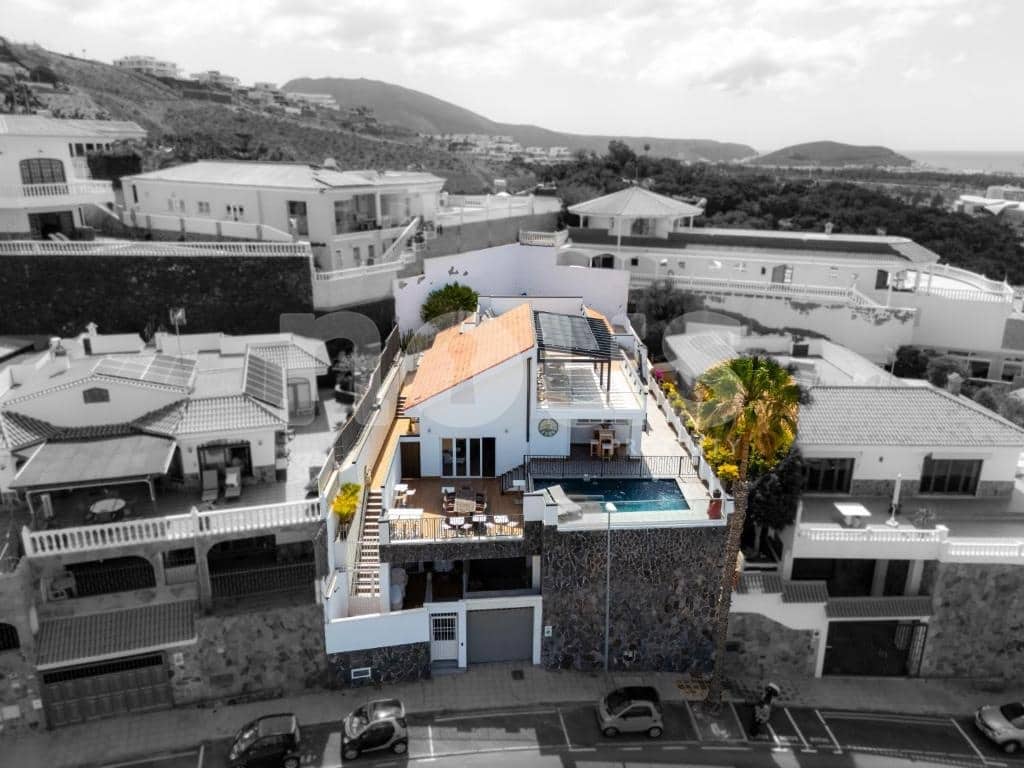 7 soverom Villa til salgs i Costa Adeje med svømmebasseng - € 1 995 000 (Ref: 9271424)