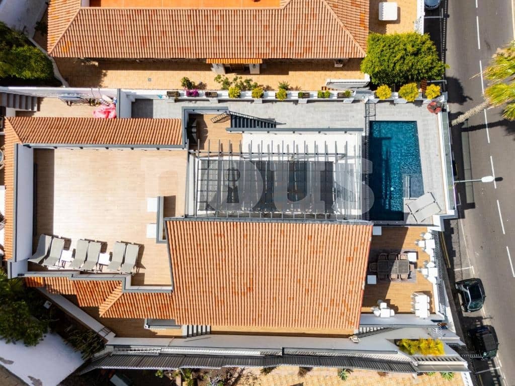 7 soverom Villa til salgs i Costa Adeje med svømmebasseng - € 1 995 000 (Ref: 9271424)