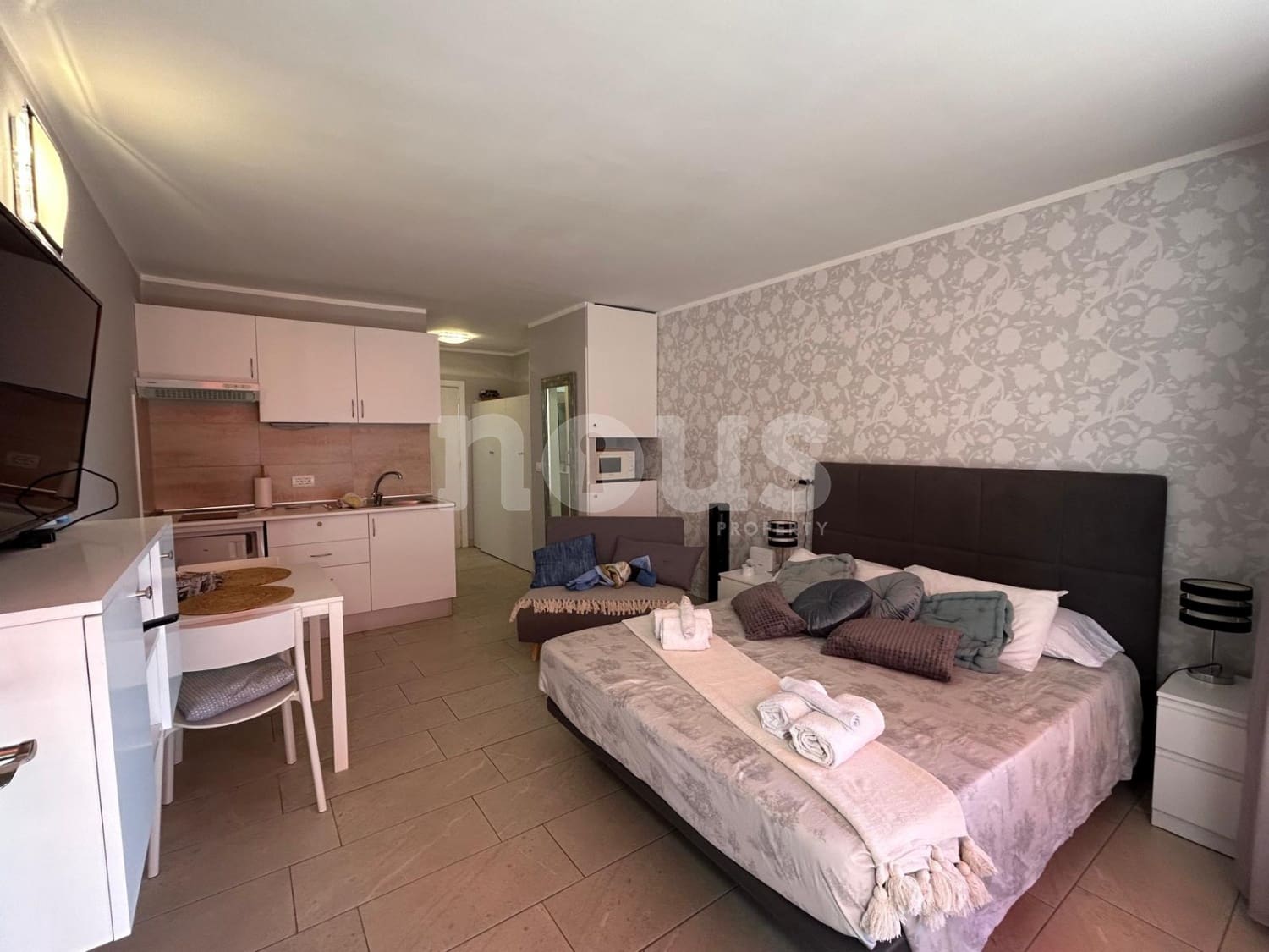 Estúdio para venda em Costa Adeje com piscina - 240 000 € (Ref: 9293941)