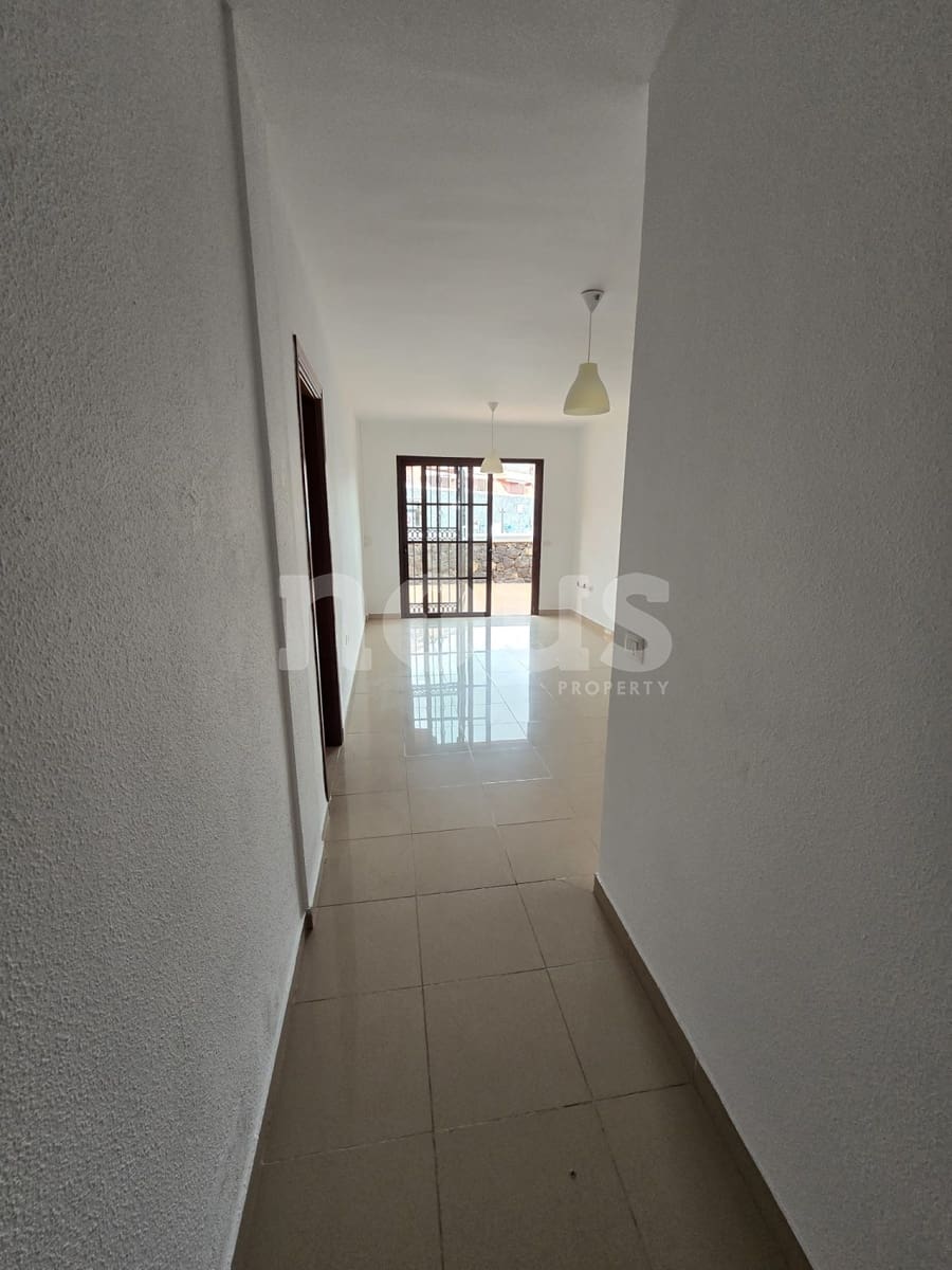 2 slaapkamer Appartement te koop in Costa del Silencio met zwembad - € 285.000 (Ref: 9401745)