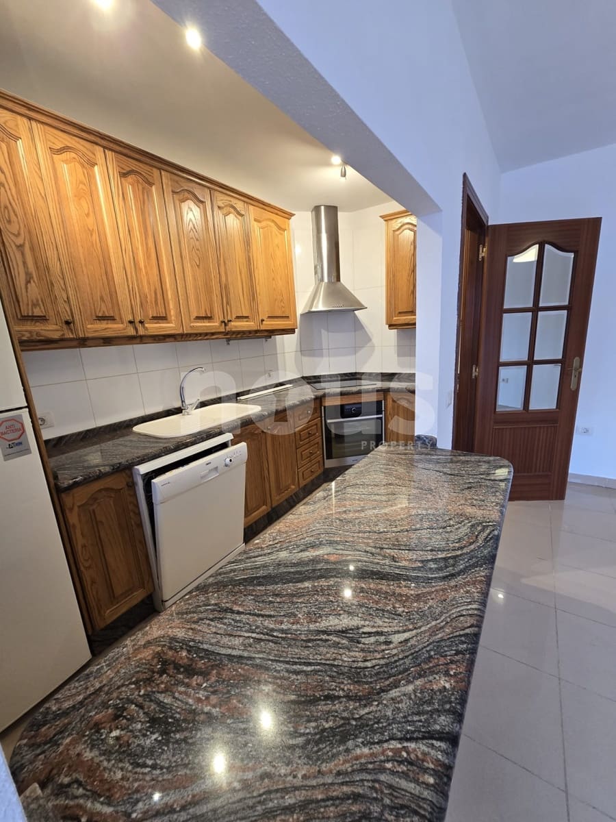 2 slaapkamer Appartement te koop in Costa del Silencio met zwembad - € 285.000 (Ref: 9401745)