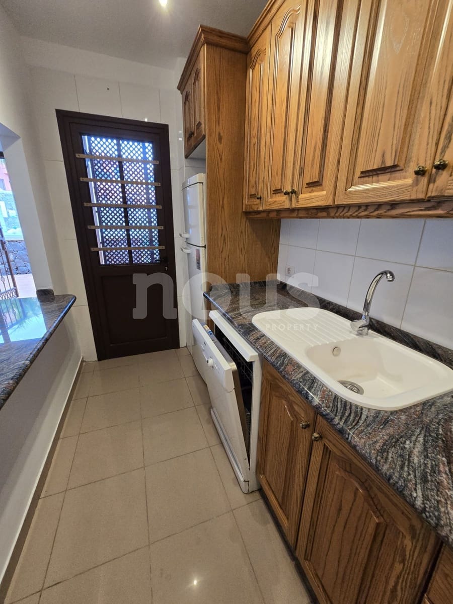 2 slaapkamer Appartement te koop in Costa del Silencio met zwembad - € 285.000 (Ref: 9401745)