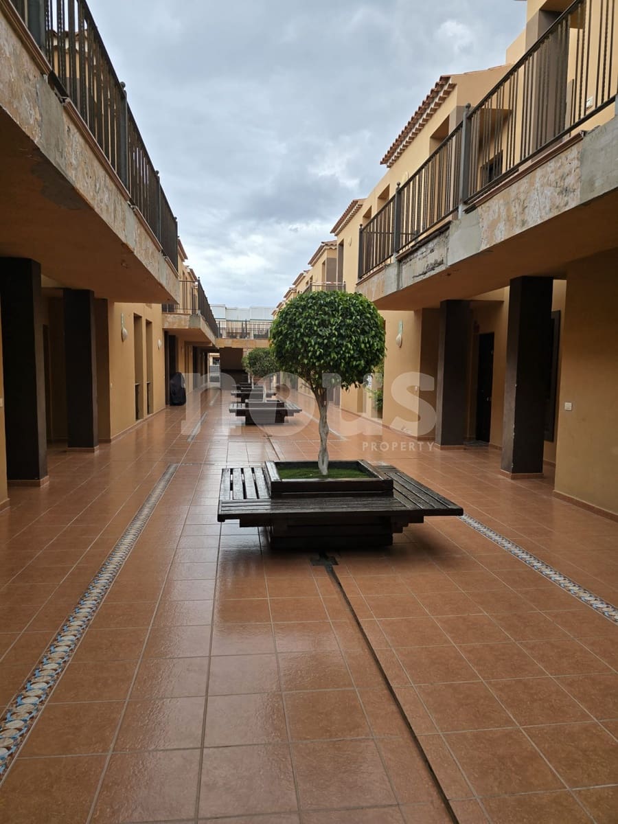 2 slaapkamer Appartement te koop in Costa del Silencio met zwembad - € 285.000 (Ref: 9401745)