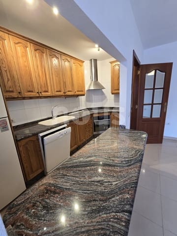 2 slaapkamer Appartement te koop in Costa del Silencio, Arona met zwembad - € 285.000 (Ref: 9401745)