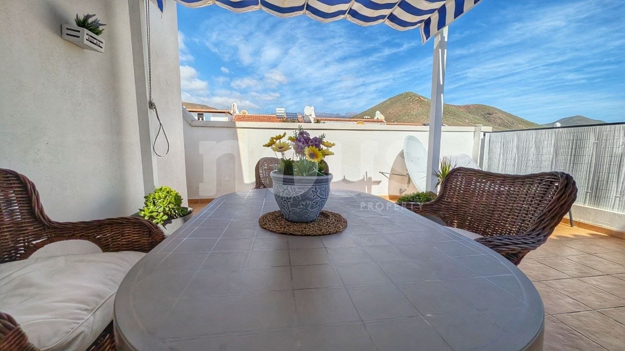 2 bedroom Penthouse for sale in Llano del Camello with pool - € 439,000 (Ref: 9428139)