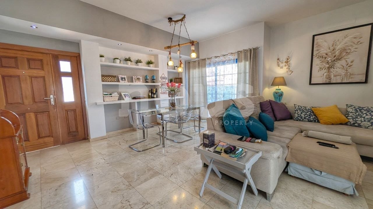 2 bedroom Penthouse for sale in Llano del Camello with pool - € 439,000 (Ref: 9428139)