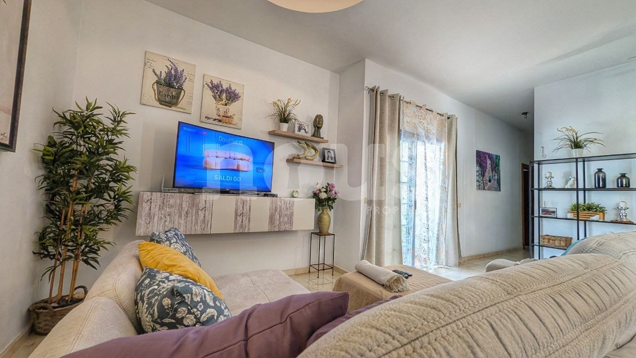 2 bedroom Penthouse for sale in Llano del Camello with pool - € 439,000 (Ref: 9428139)