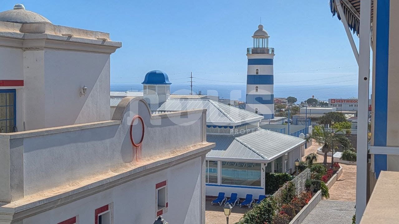 2 bedroom Penthouse for sale in Llano del Camello with pool - € 439,000 (Ref: 9428139)