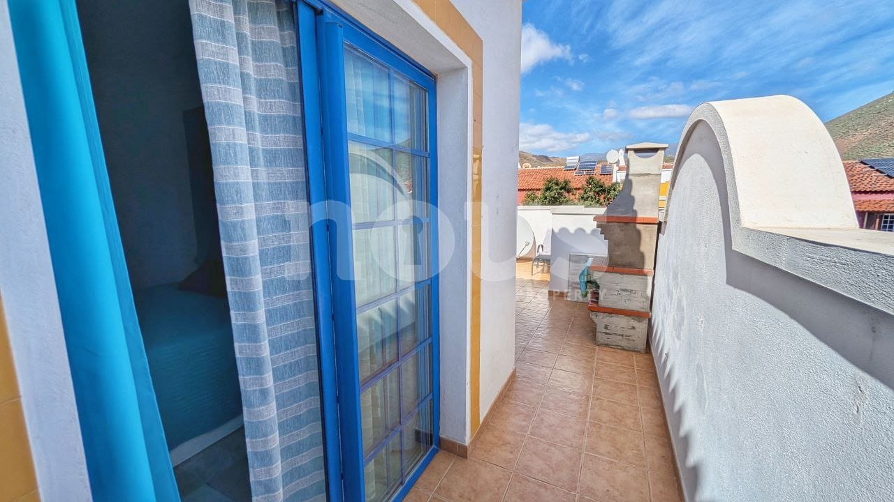 2 bedroom Penthouse for sale in Llano del Camello with pool - € 439,000 (Ref: 9428139)