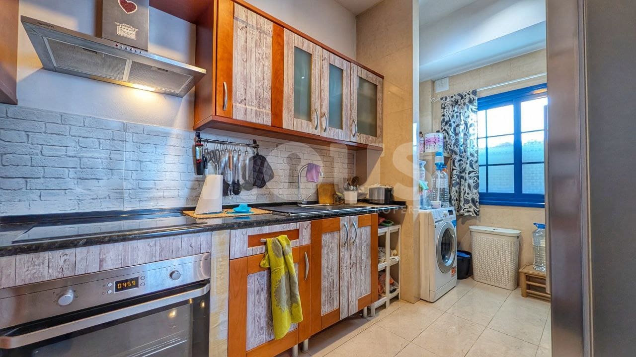 2 bedroom Penthouse for sale in Llano del Camello with pool - € 439,000 (Ref: 9428139)