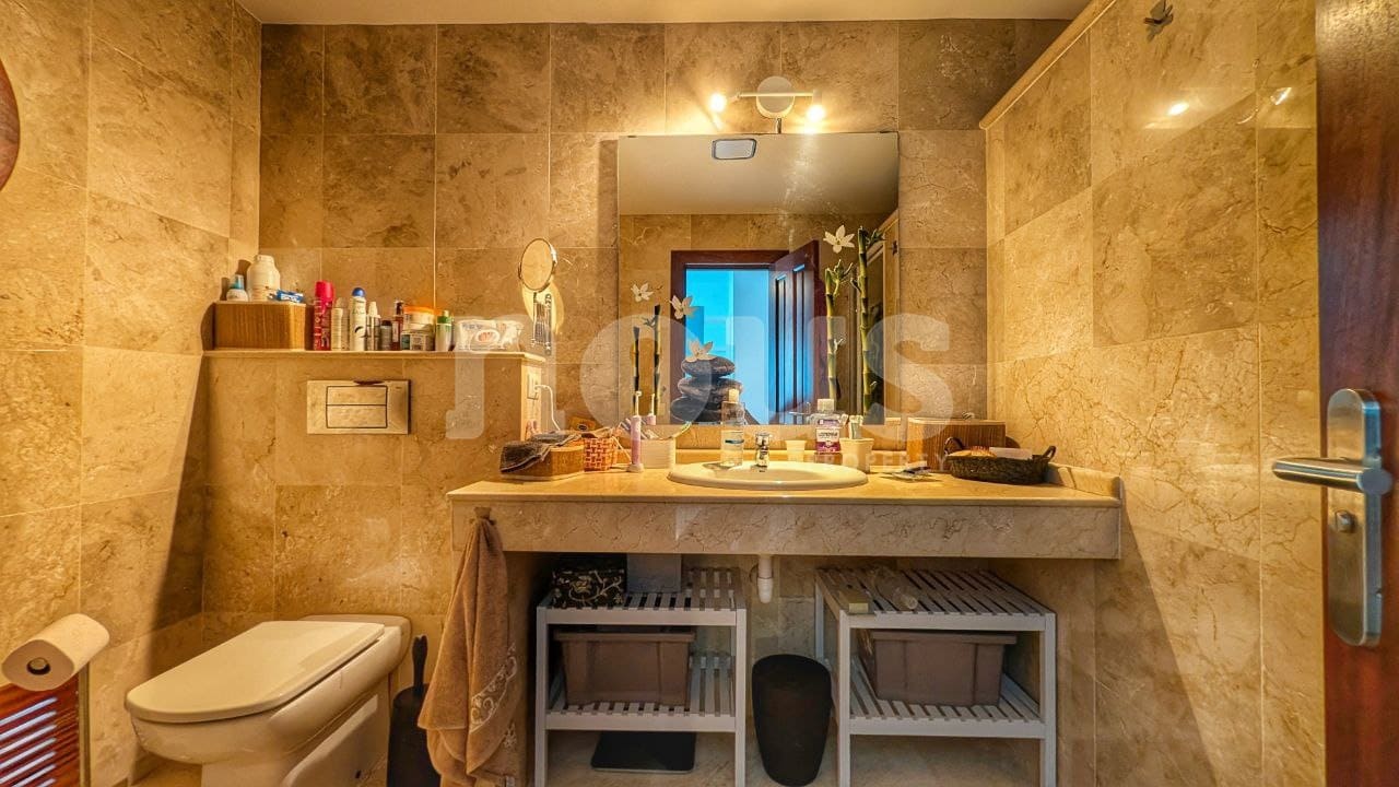 2 bedroom Penthouse for sale in Llano del Camello with pool - € 439,000 (Ref: 9428139)