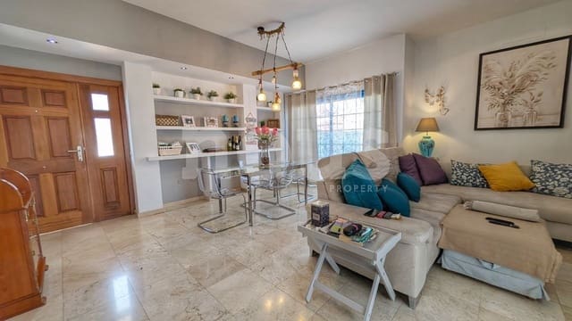 Ático de 2 habitaciones en Llano del Camello, San Miguel de Abona en venta con piscina - 439.000 € (Ref: 9428139)