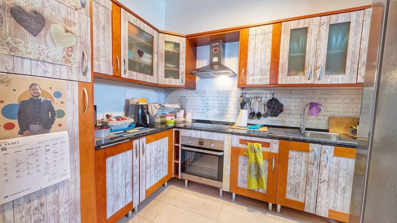 2 bedroom Penthouse for sale in Llano del Camello with pool - € 439,000 (Ref: 9428139)