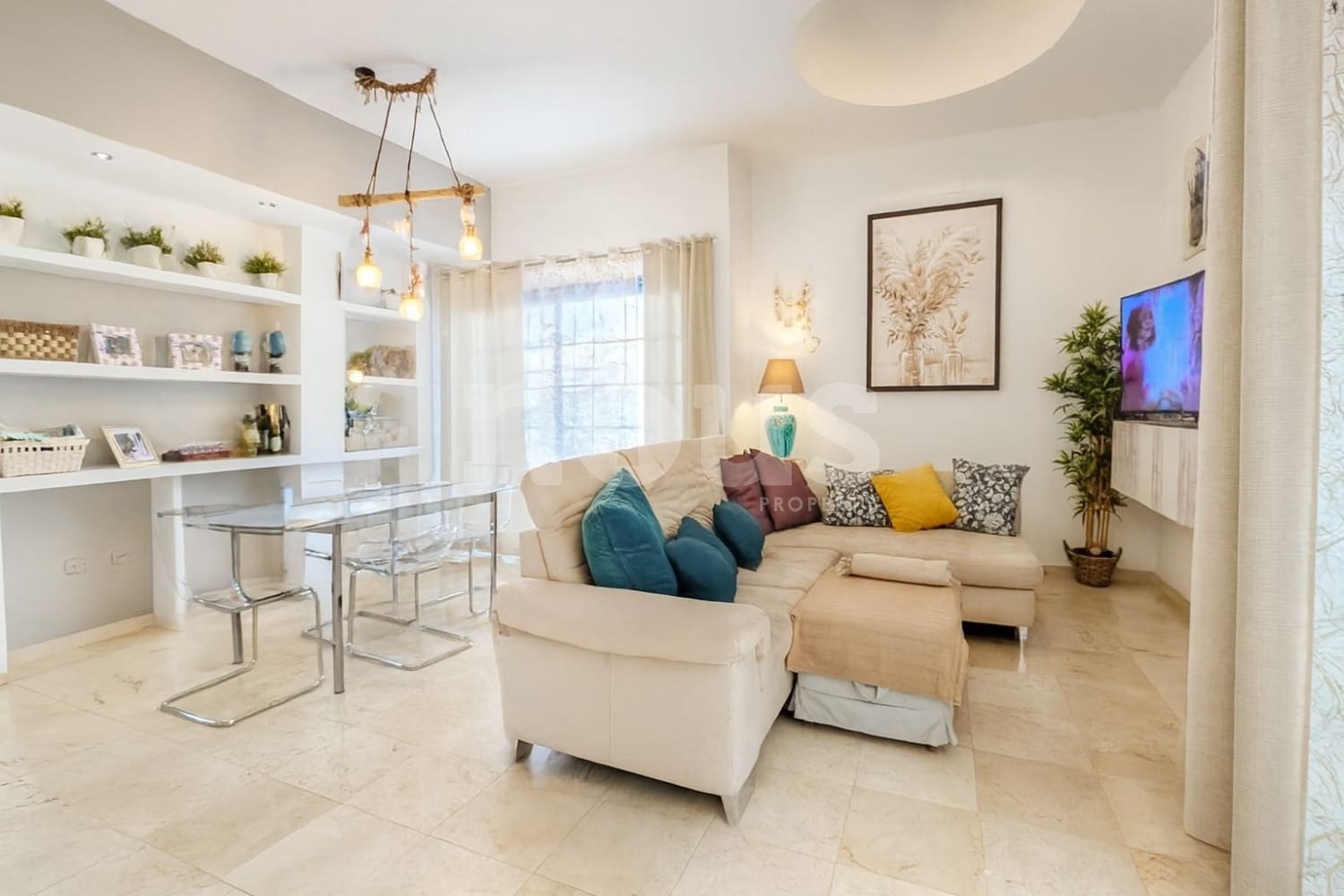 2 bedroom Penthouse for sale in Llano del Camello with pool garage - € 399,990 (Ref: 9428139)