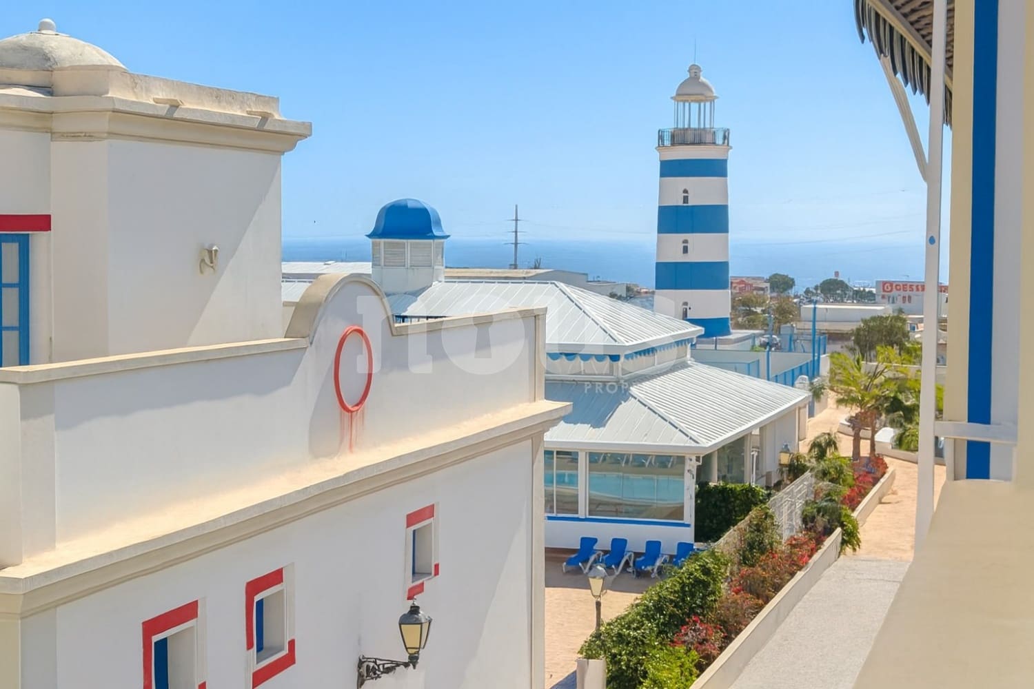 2 bedroom Penthouse for sale in Llano del Camello with pool garage - € 399,990 (Ref: 9428139)