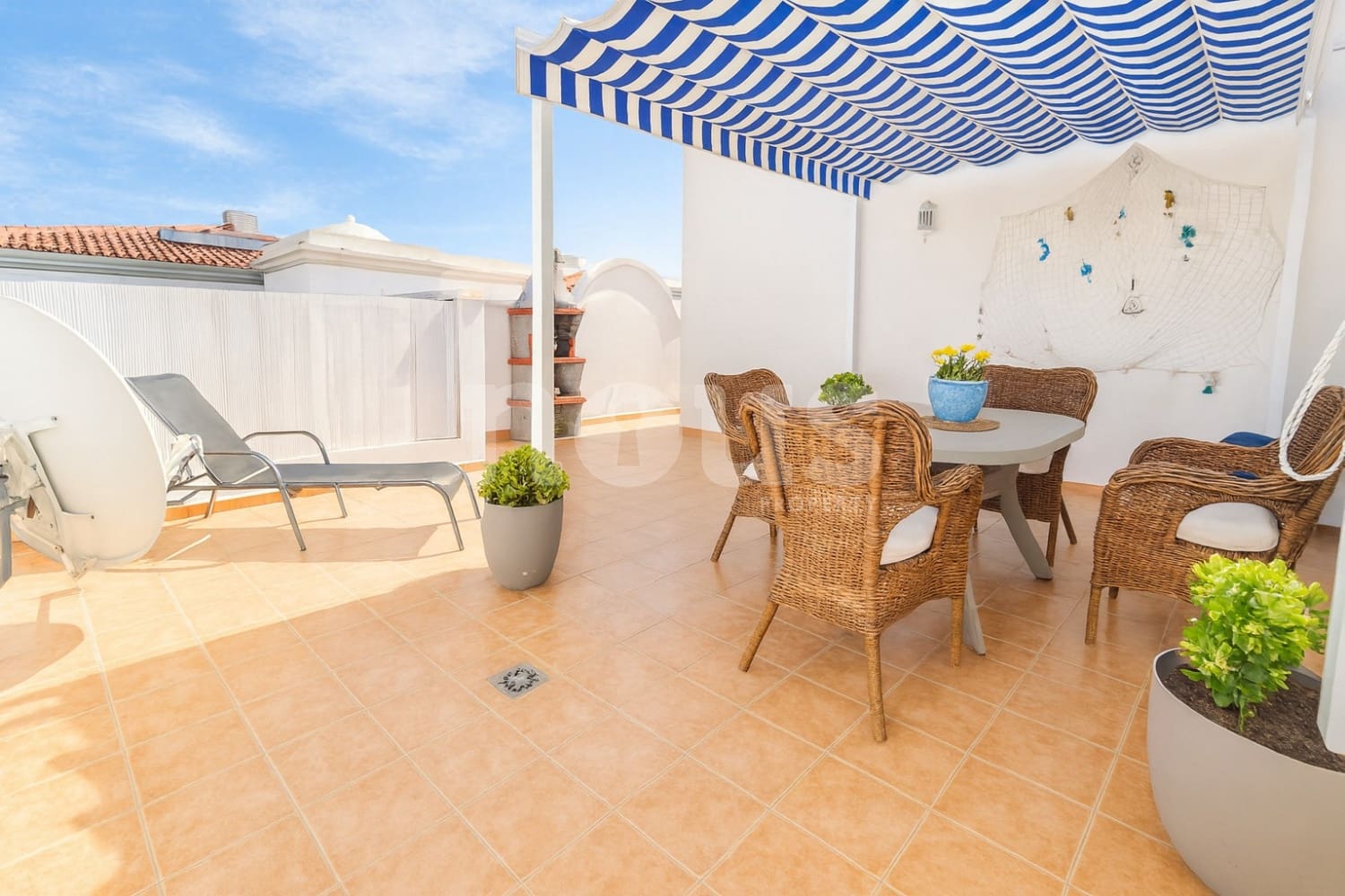 2 bedroom Penthouse for sale in Llano del Camello with pool garage - € 399,990 (Ref: 9428139)