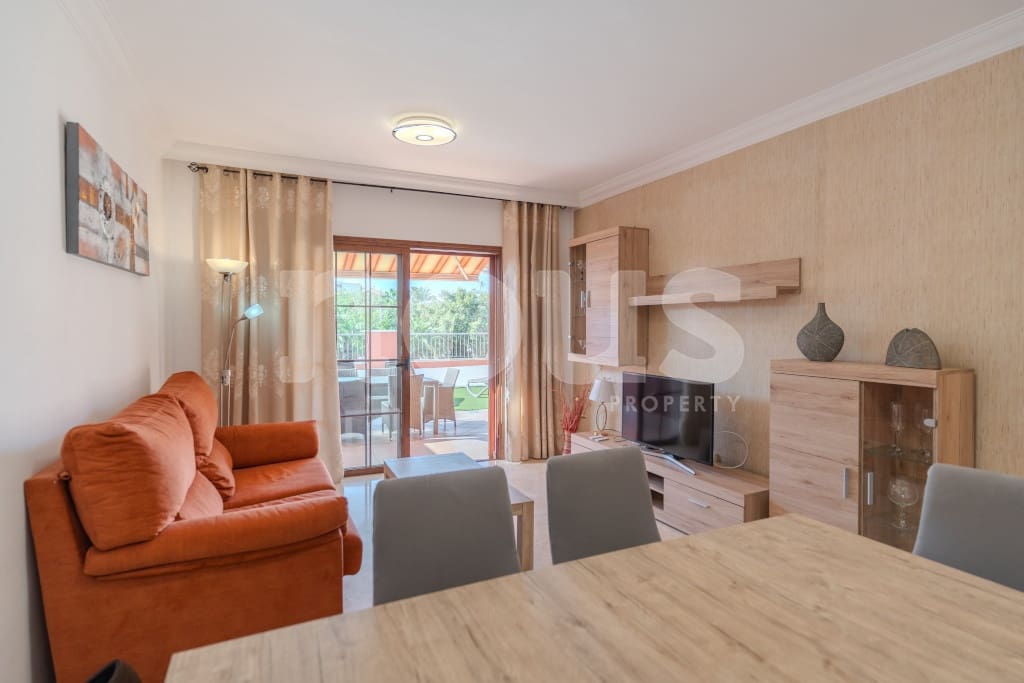 3 soverom Rekkehus til salgs i Playa del Duque med svømmebasseng - € 1 280 000 (Ref: 9469893)