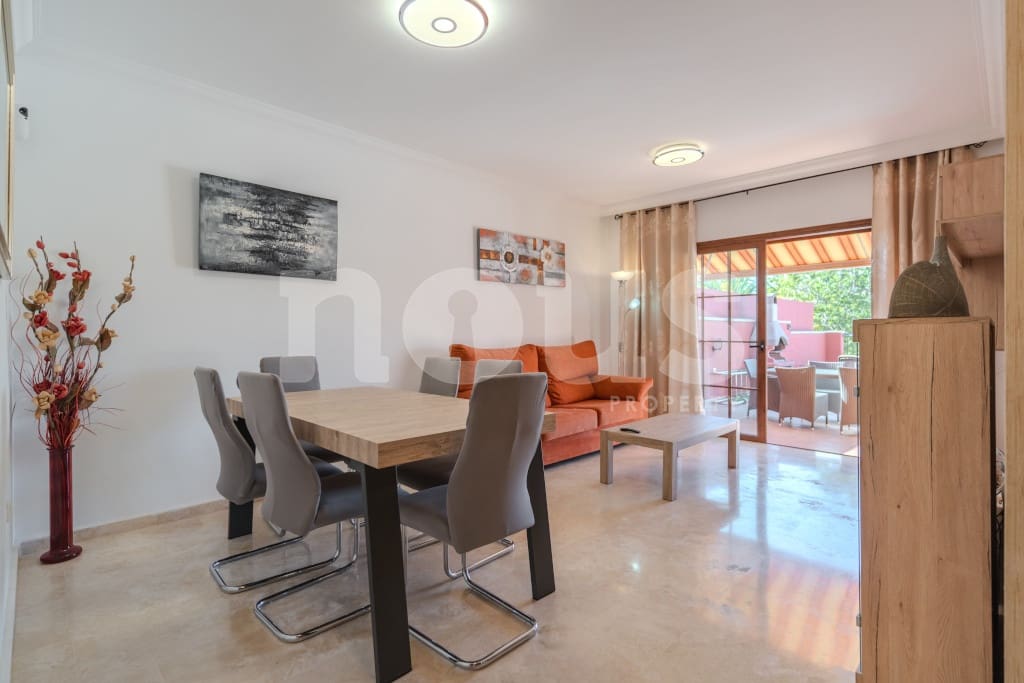 3 soverom Rekkehus til salgs i Playa del Duque med svømmebasseng - € 1 280 000 (Ref: 9469893)