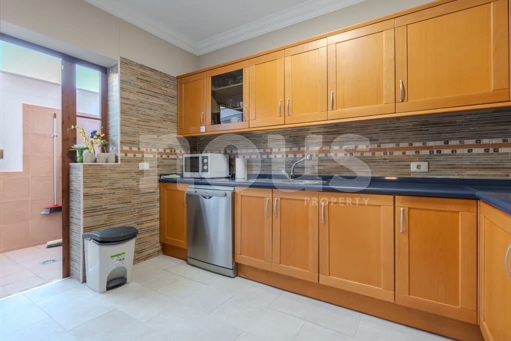 3 soverom Rekkehus til salgs i Playa del Duque med svømmebasseng - € 1 280 000 (Ref: 9469893)