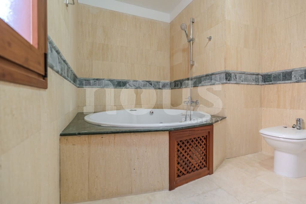 3 soverom Rekkehus til salgs i Playa del Duque med svømmebasseng - € 1 280 000 (Ref: 9469893)