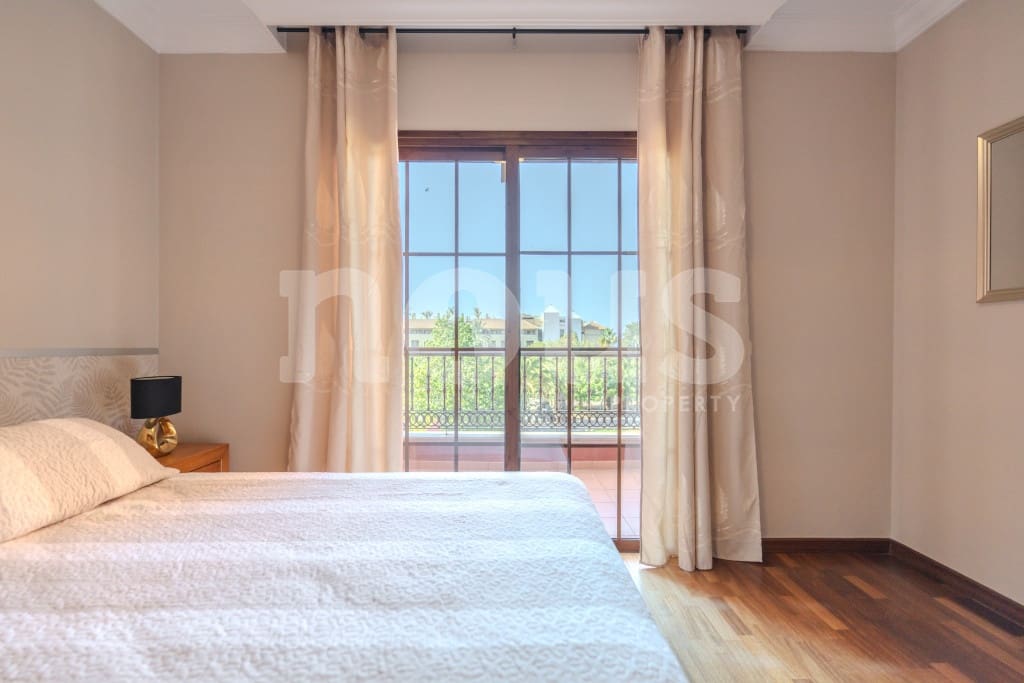 3 soverom Rekkehus til salgs i Playa del Duque med svømmebasseng - € 1 280 000 (Ref: 9469893)