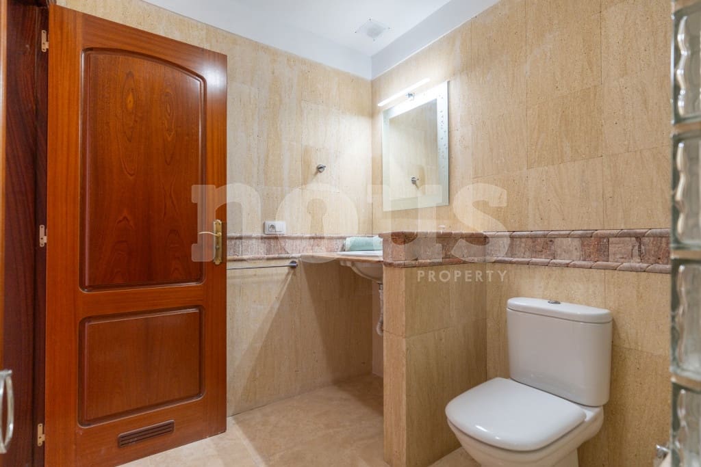 3 soverom Rekkehus til salgs i Playa del Duque med svømmebasseng - € 1 280 000 (Ref: 9469893)