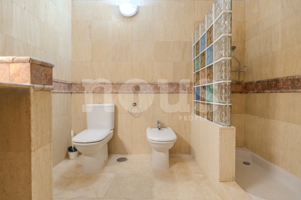 3 soverom Rekkehus til salgs i Playa del Duque med svømmebasseng - € 1 280 000 (Ref: 9469893)