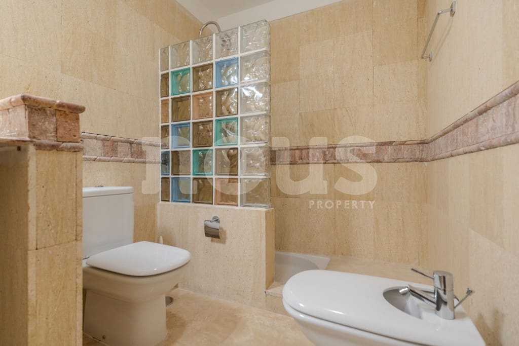 3 soverom Rekkehus til salgs i Playa del Duque med svømmebasseng - € 1 280 000 (Ref: 9469893)