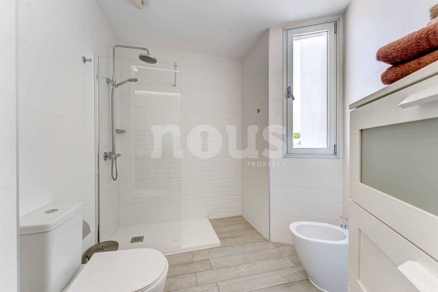 3 makuuhuone Huoneisto myytävänä paikassa Playa Paraiso mukana uima-altaan - 690 000 € (Ref: 9490870)