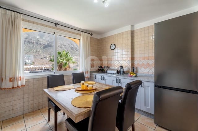 2 sypialnia Penthouse na sprzedaż w Los Cristianos, Arona z basenem - 587 000 € (Ref: 9593297)