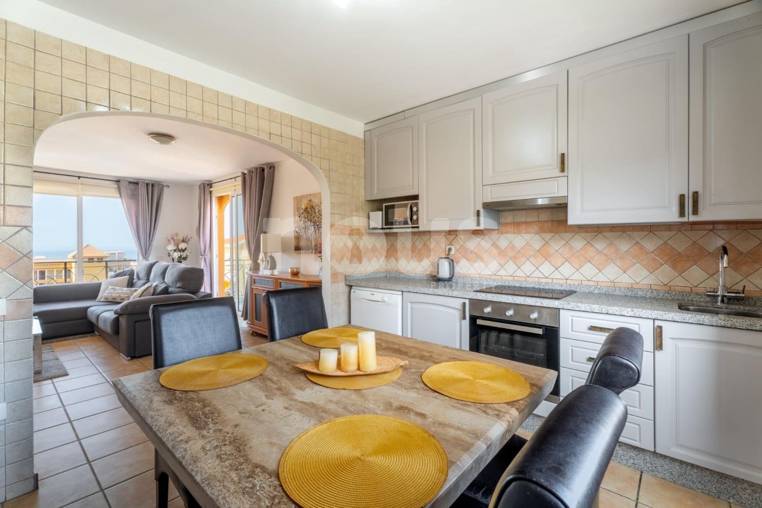 2 sypialnia Penthouse na sprzedaż w Los Cristianos z basenem - 587 000 € (Ref: 9593297)