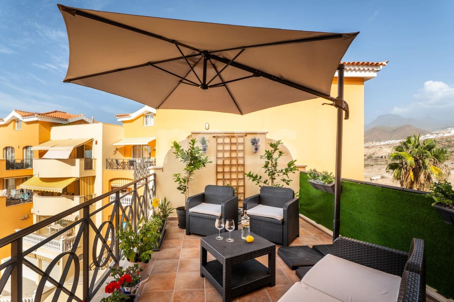 2 sypialnia Penthouse na sprzedaż w Los Cristianos z basenem - 587 000 € (Ref: 9593297)