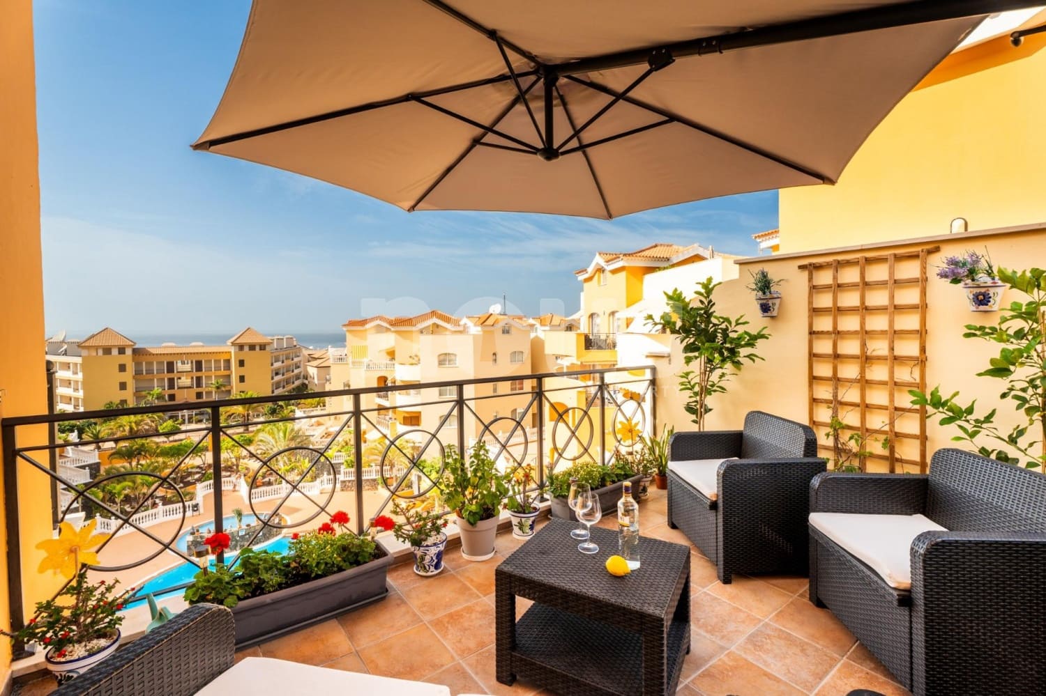 2 sypialnia Penthouse na sprzedaż w Los Cristianos z basenem - 587 000 € (Ref: 9593297)