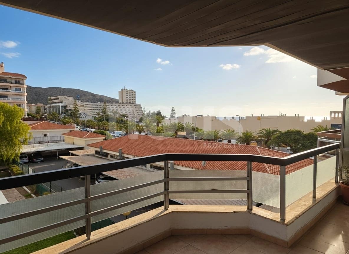 2 Zimmer Apartment zu verkaufen in Los Cristianos mit Pool - 380.000 € (Ref: 9593298)