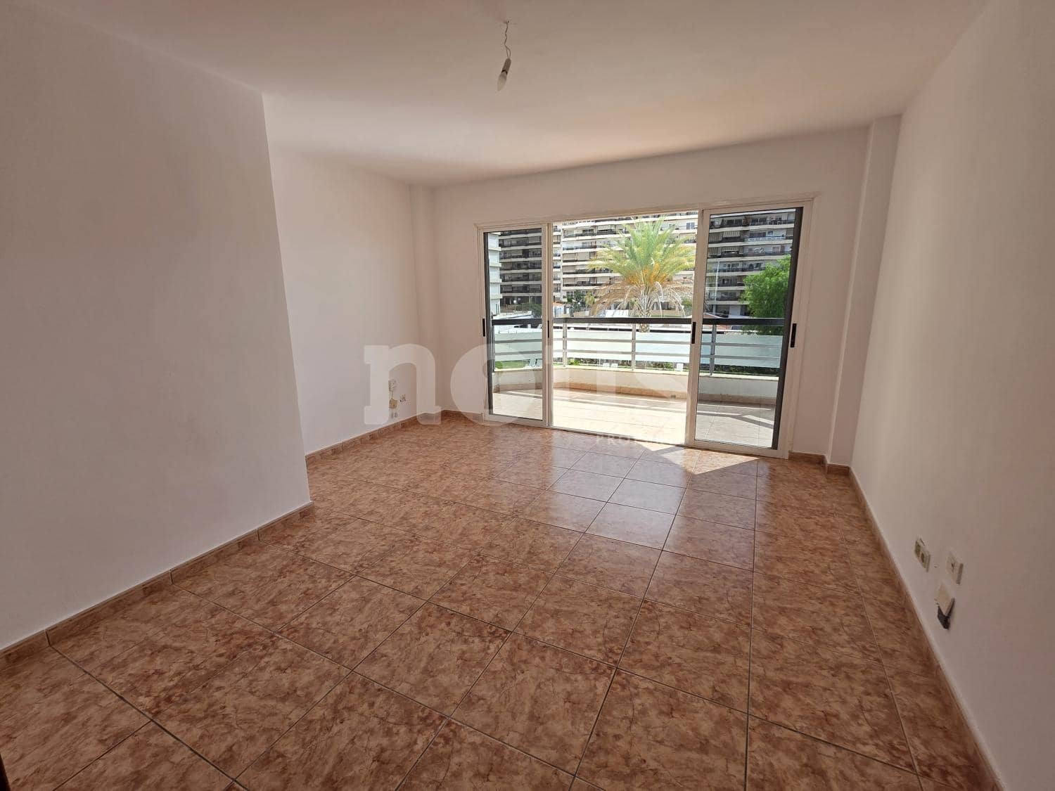 2 Zimmer Apartment zu verkaufen in Los Cristianos mit Pool - 380.000 € (Ref: 9593298)