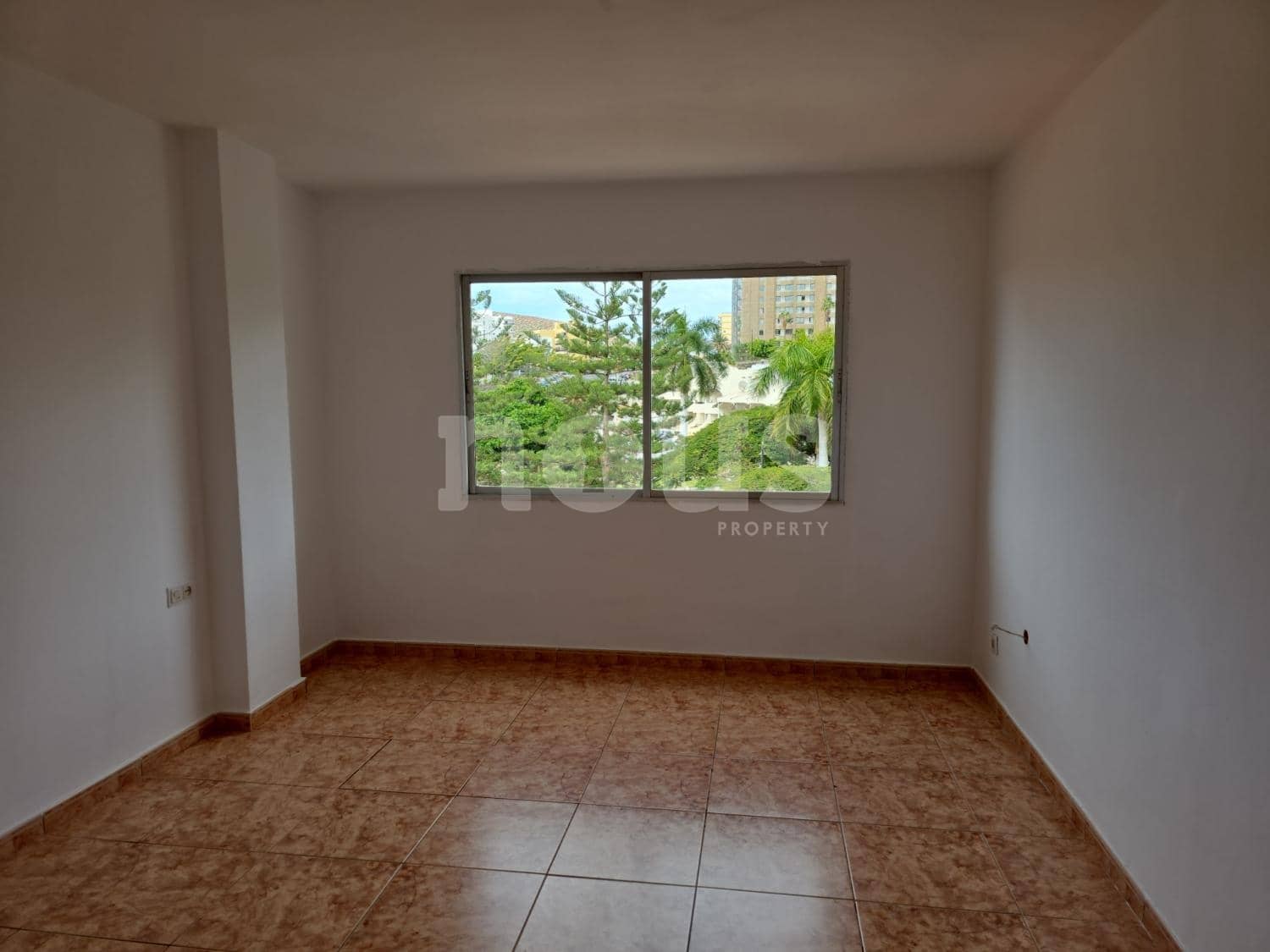 2 Zimmer Apartment zu verkaufen in Los Cristianos mit Pool - 380.000 € (Ref: 9593298)
