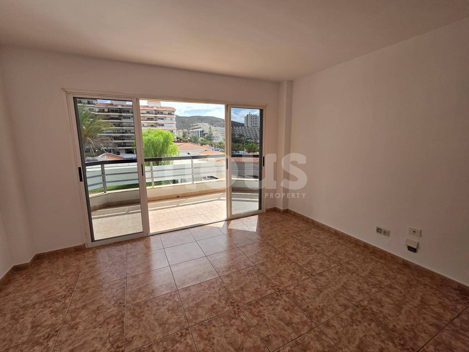 2 Zimmer Apartment zu verkaufen in Los Cristianos mit Pool - 380.000 € (Ref: 9593298)