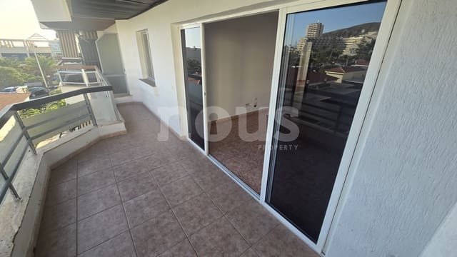 2 makuuhuone Huoneisto myytävänä paikassa Los Cristianos, Arona mukana uima-altaan - 380 000 € (Ref: 9593298)