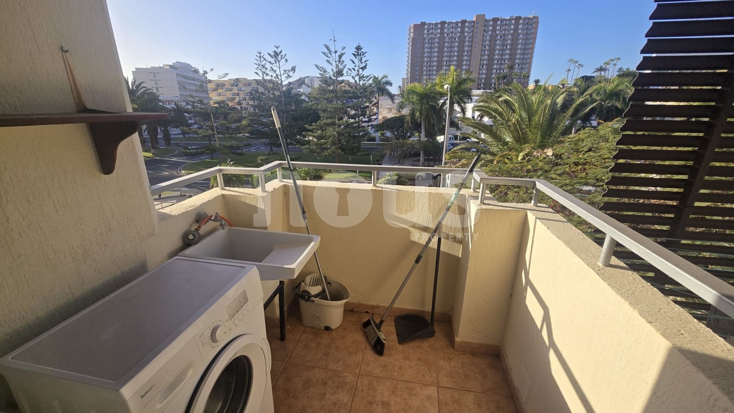 2 bedroom Apartment for sale in Los Cristianos with pool - € 380,000 (Ref: 9593298)