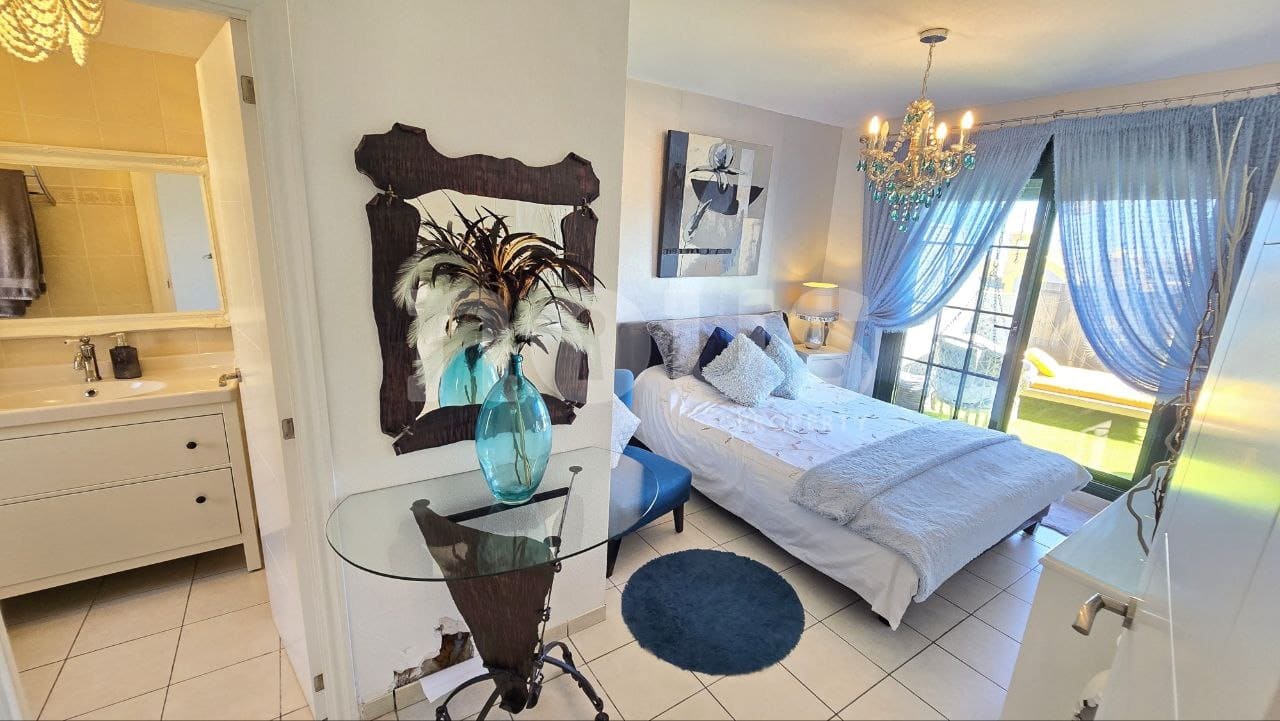 3 makuuhuone Rivitalo myytävänä paikassa Llano del Camello mukana uima-altaan - 409 950 € (Ref: 9631398)