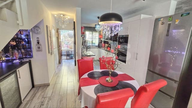 3 makuuhuone Rivitalo myytävänä paikassa Llano del Camello, San Miguel de Abona mukana uima-altaan - 409 950 € (Ref: 9631398)