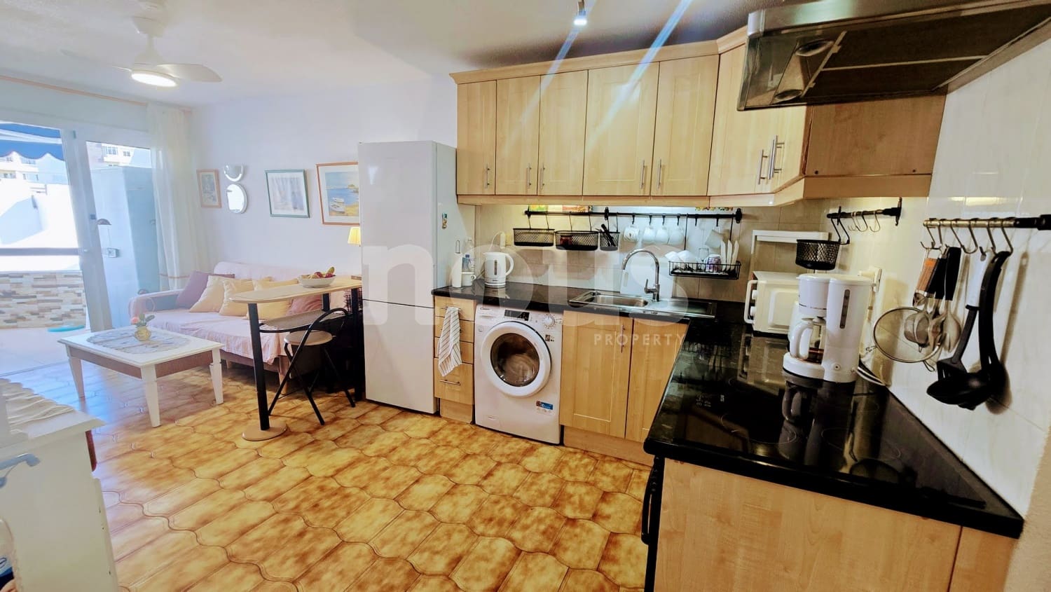 2 soveværelse Lejlighed til salg i Los Cristianos med swimmingpool - € 335.000 (Ref: 9632863)