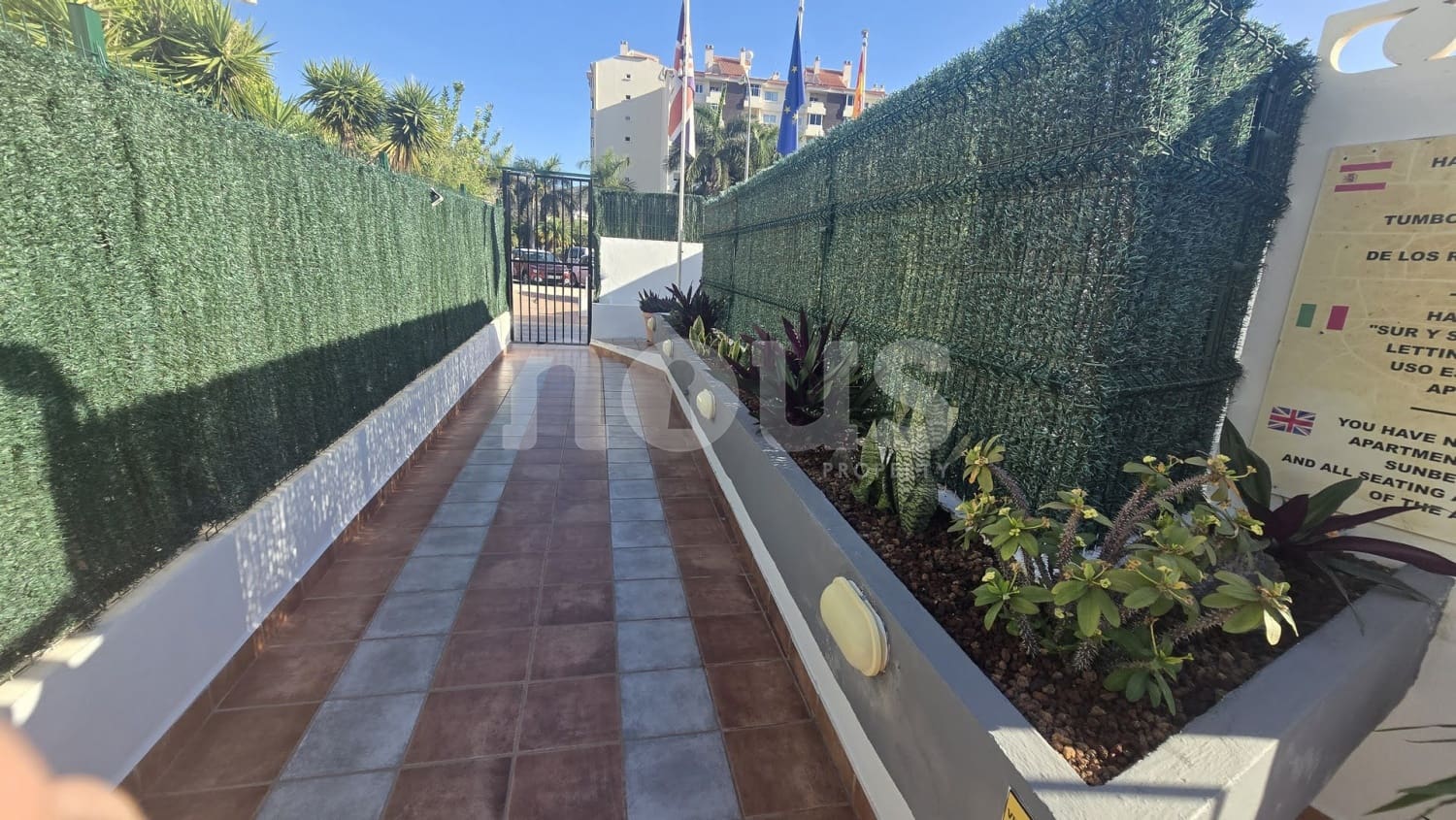 2 soveværelse Lejlighed til salg i Los Cristianos med swimmingpool - € 335.000 (Ref: 9632863)