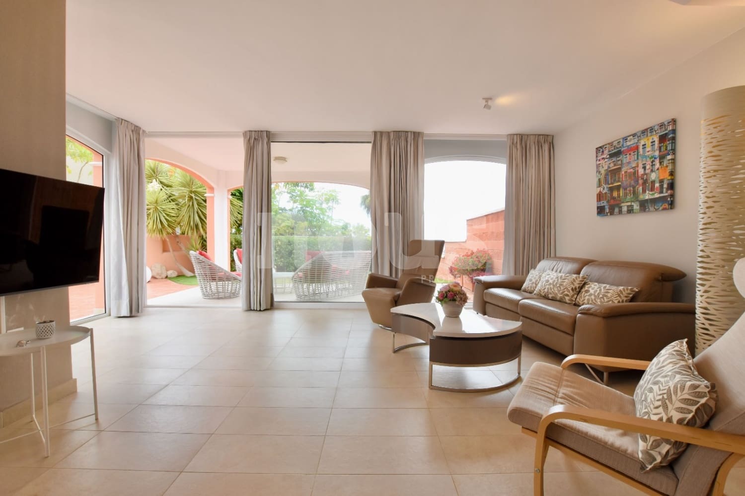 Chalet de 3 habitaciones en Costa Adeje en venta con piscina - 1.290.000 € (Ref: 9646365)