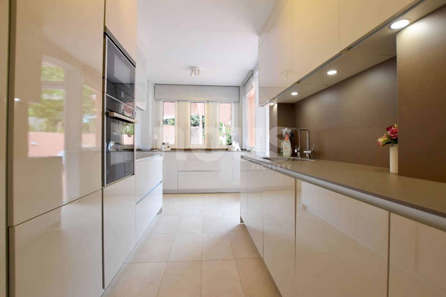 Chalet de 3 habitaciones en Costa Adeje en venta con piscina - 1.290.000 € (Ref: 9646365)