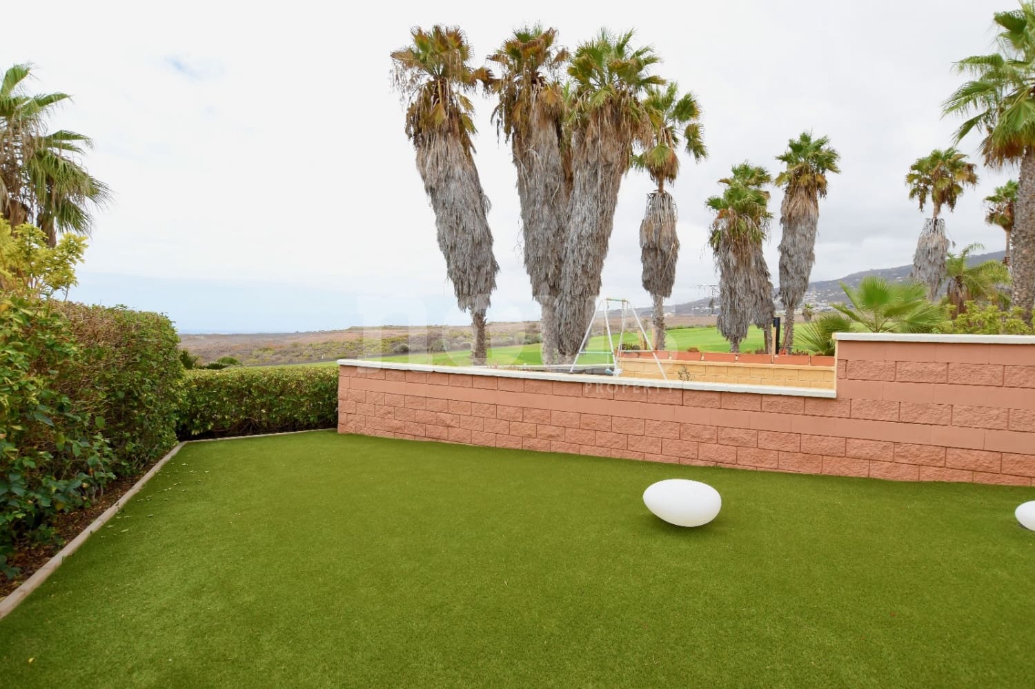 Chalet de 3 habitaciones en Costa Adeje en venta con piscina - 1.290.000 € (Ref: 9646365)