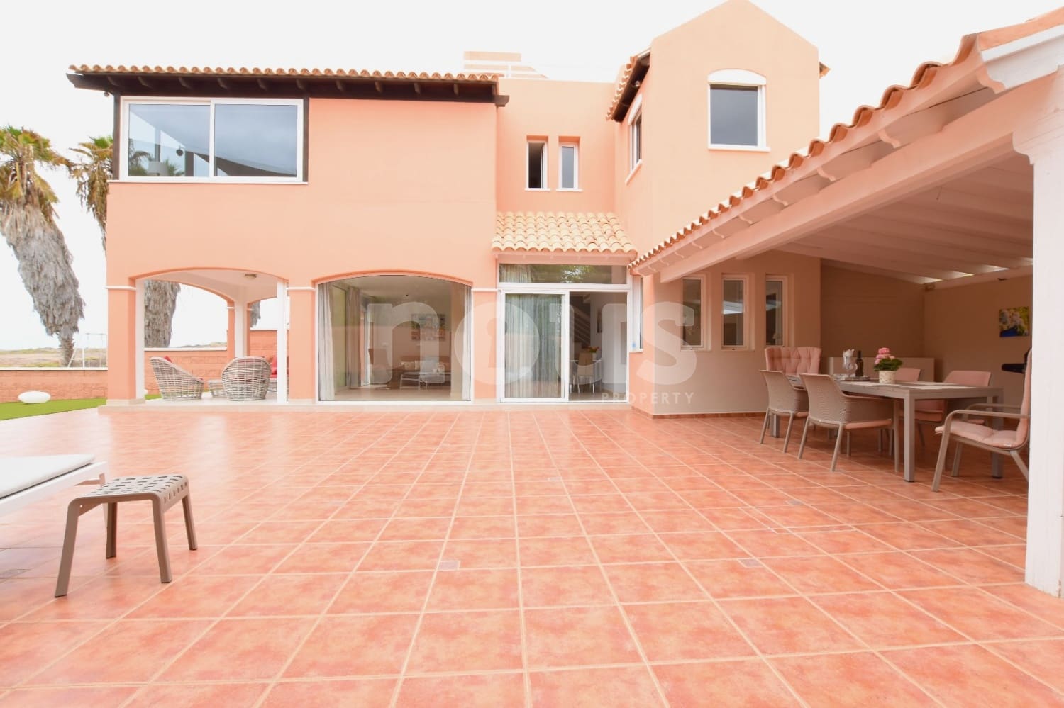 Chalet de 3 habitaciones en Costa Adeje en venta con piscina - 1.290.000 € (Ref: 9646365)