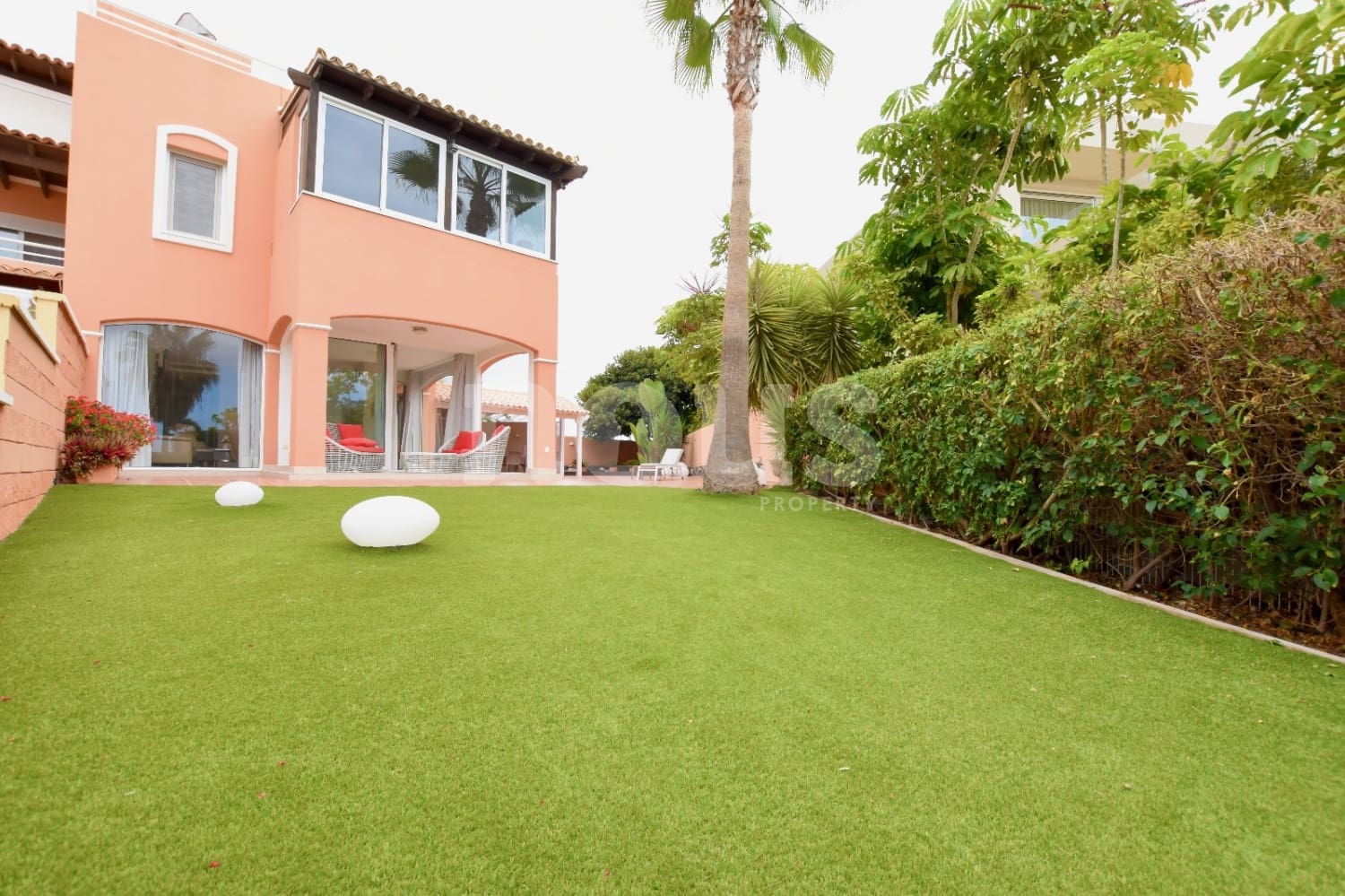 Chalet de 3 habitaciones en Costa Adeje en venta con piscina - 1.290.000 € (Ref: 9646365)