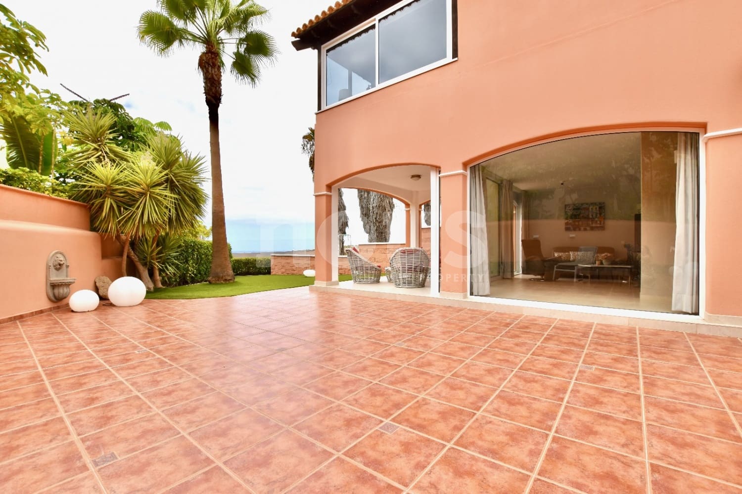 Chalet de 3 habitaciones en Costa Adeje en venta con piscina - 1.290.000 € (Ref: 9646365)